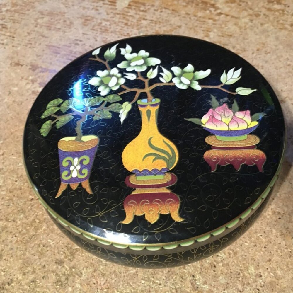 DAHER TIN WITH ASIAN CLOISONNé STYLE DESIGN FLOWERS PLANTS